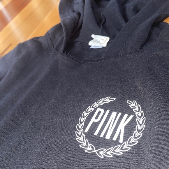 LIKE NEW - VICTORIAS SECRET PINK HOODED FLEECE LONG SLEEVE TOP - SIZE XS - Picture 3 of 5